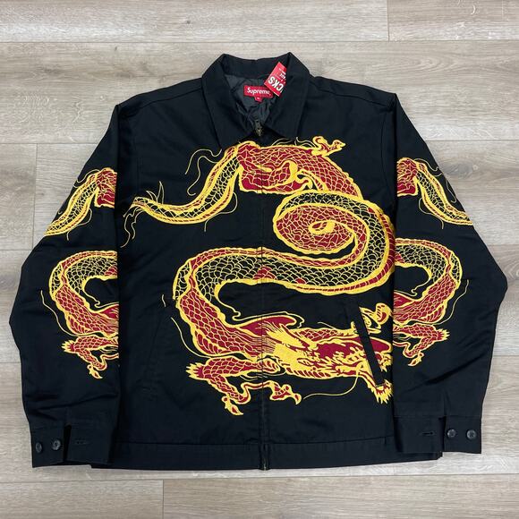 Supreme FW18 Dragon Work Jacket Black size XL Black Red Pre Owned